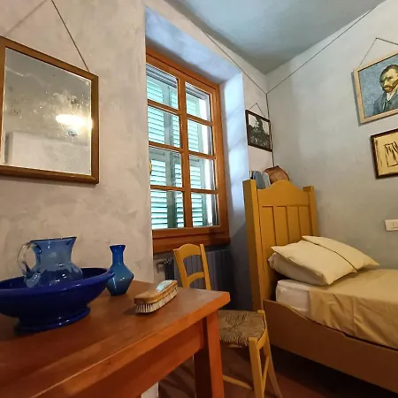 Holiday home Vincent House In Camagna *